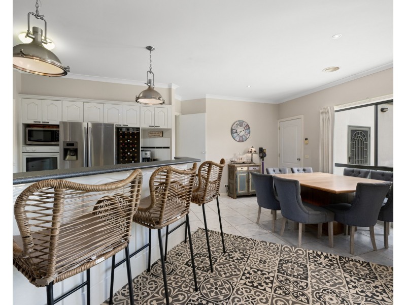 20 Brewer Drive, West Wodonga VIC 3690