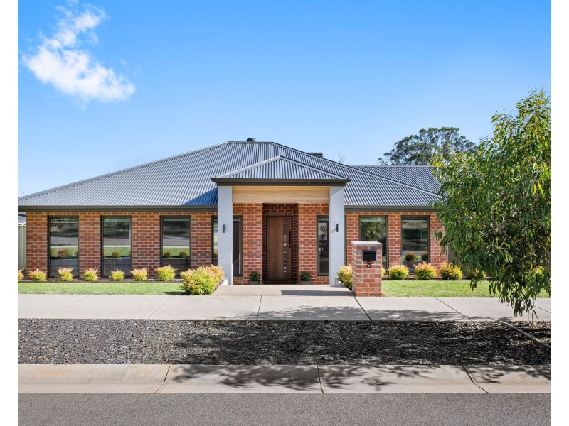 8 RAFTER STREET, Baranduda VIC 3691