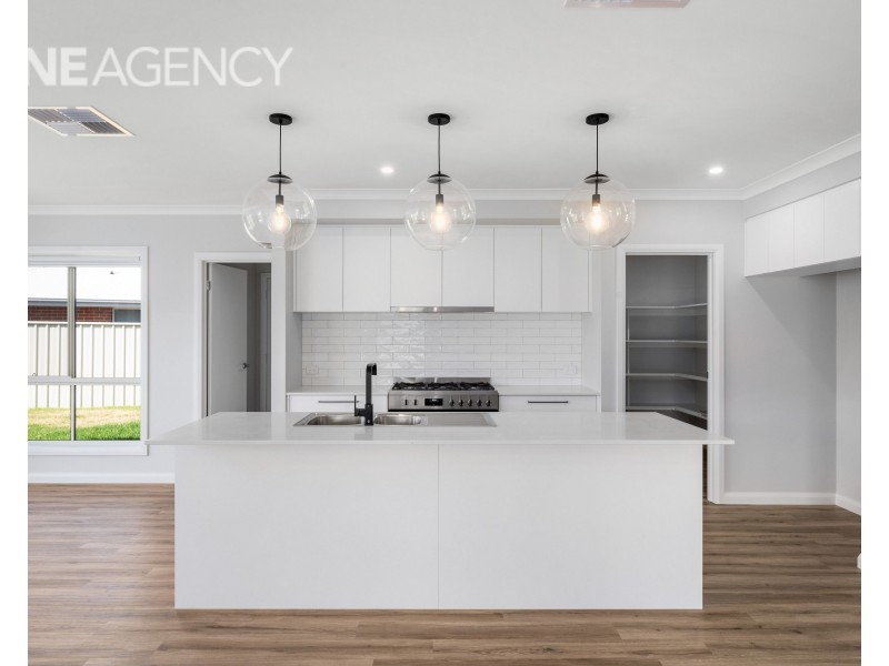 8 House Court, Tangambalanga VIC 3691