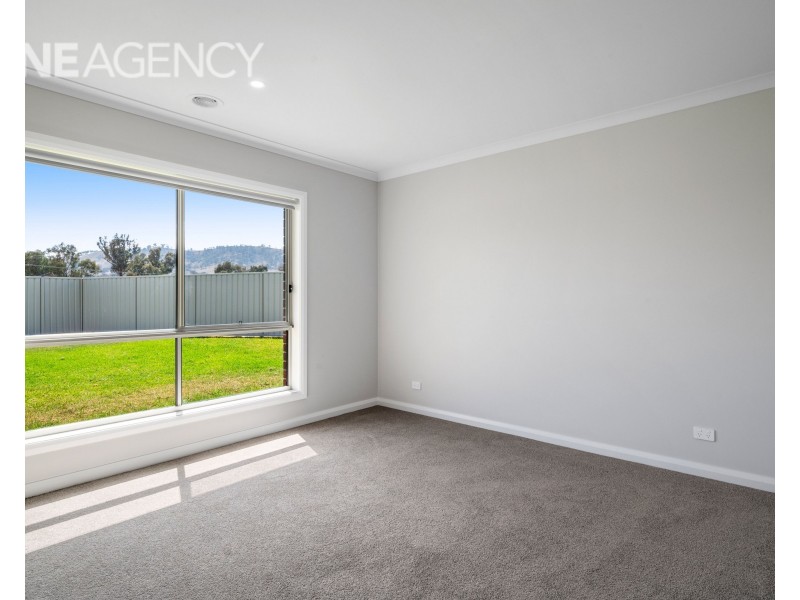 8 House Court, Tangambalanga VIC 3691
