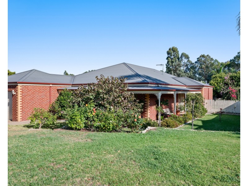 8 Whiteley Circuit, Baranduda VIC 3691
