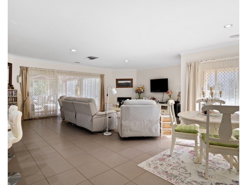 8 Whiteley Circuit, Baranduda VIC 3691