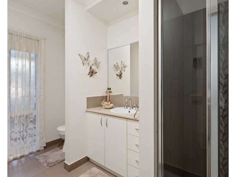 8 Whiteley Circuit, Baranduda VIC 3691