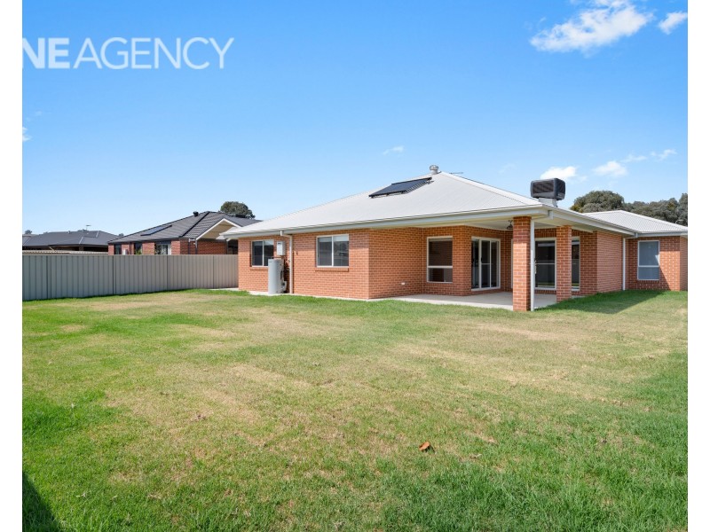 13 Bogong Drive, Tangambalanga VIC 3691