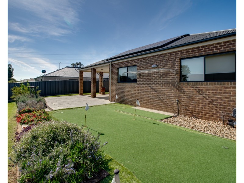 57 Silky Oak Avenue, Wodonga VIC 3690