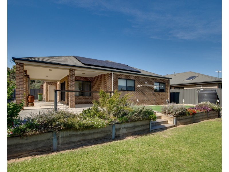 57 Silky Oak Avenue, Wodonga VIC 3690