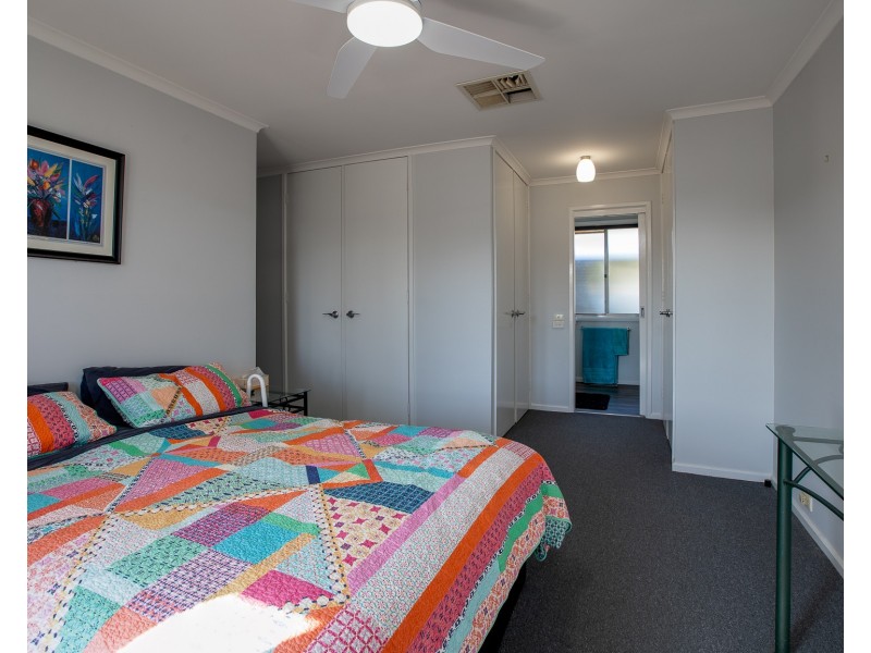 21 Holmes Court, Wodonga VIC 3690