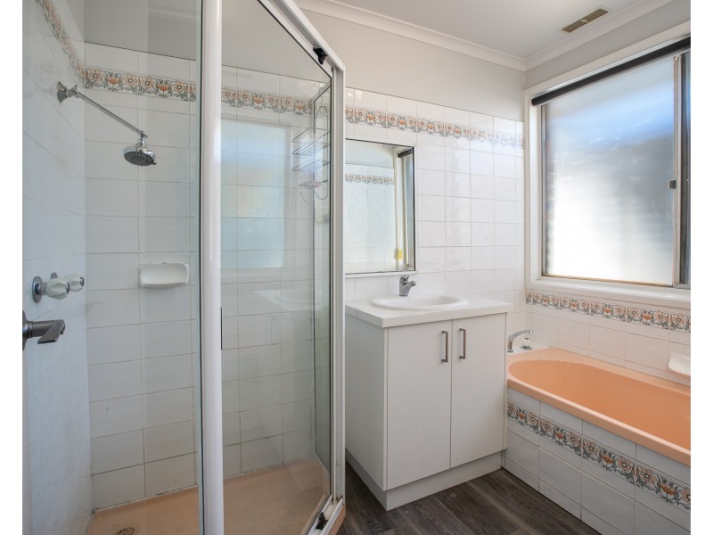 21 Holmes Court, Wodonga VIC 3690