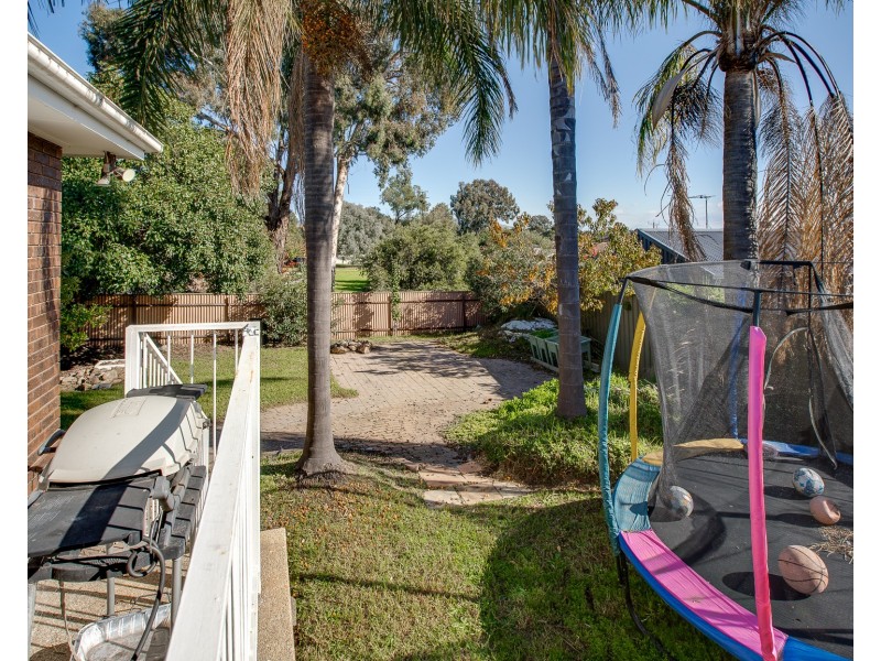 21 Holmes Court, Wodonga VIC 3690