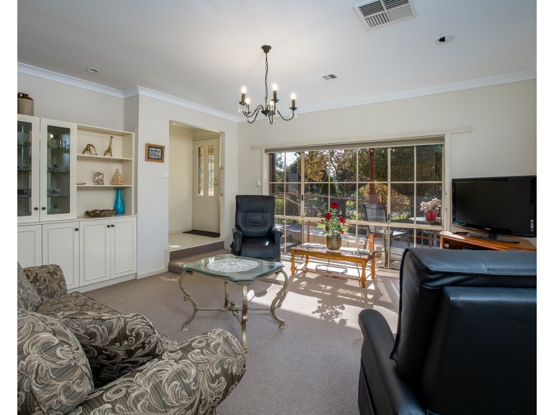 9 Player Court, Wodonga VIC 3690