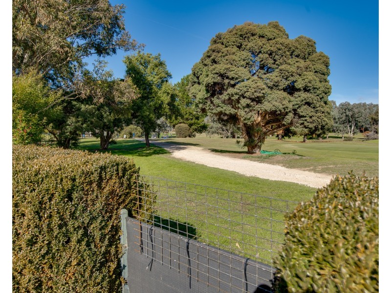 9 Player Court, Wodonga VIC 3690
