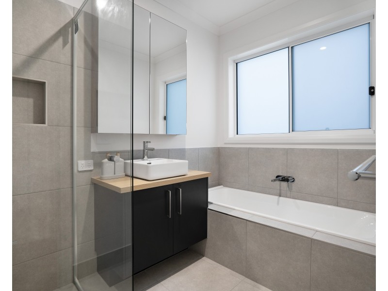 9 Mountain Circuit, Tangambalanga VIC 3691