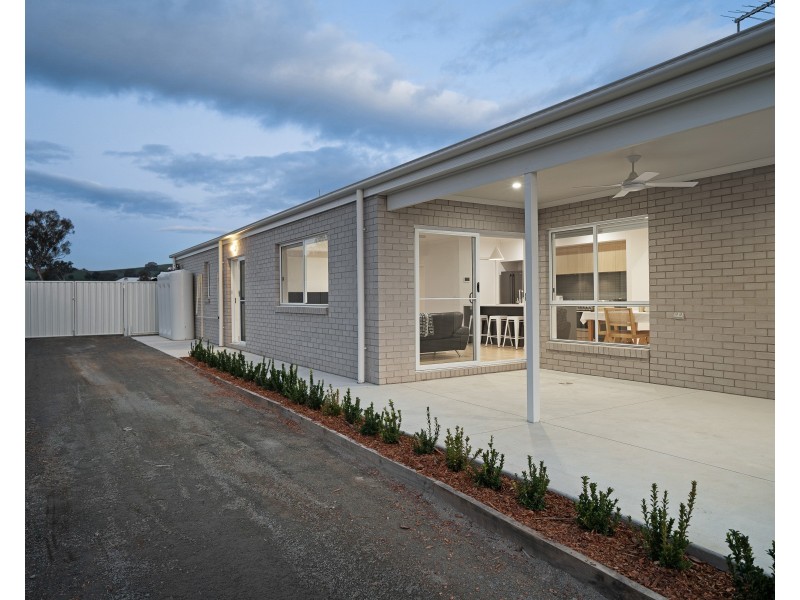 9 Mountain Circuit, Tangambalanga VIC 3691