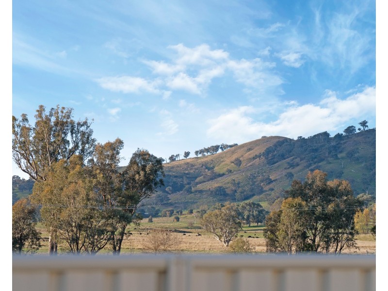 9 Mountain Circuit, Tangambalanga VIC 3691