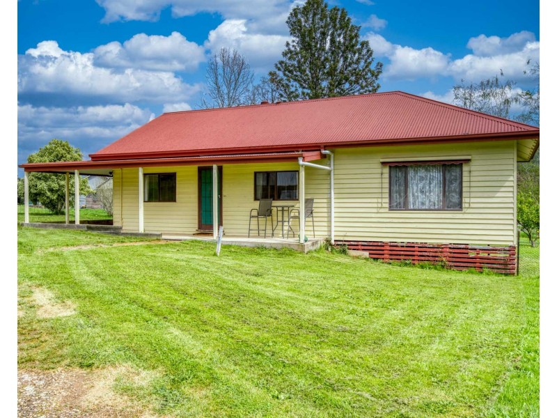 4 Dunstan Court, Eskdale VIC 3701