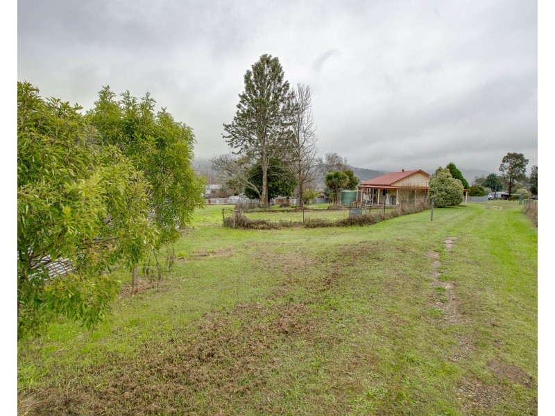 4 Dunstan Court, Eskdale VIC 3701