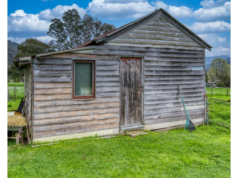 4 Dunstan Court, Eskdale VIC 3701