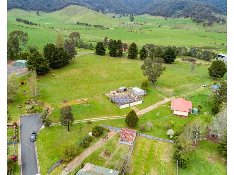 4 Dunstan Court, Eskdale VIC 3701