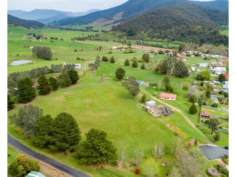 4 Dunstan Court, Eskdale VIC 3701