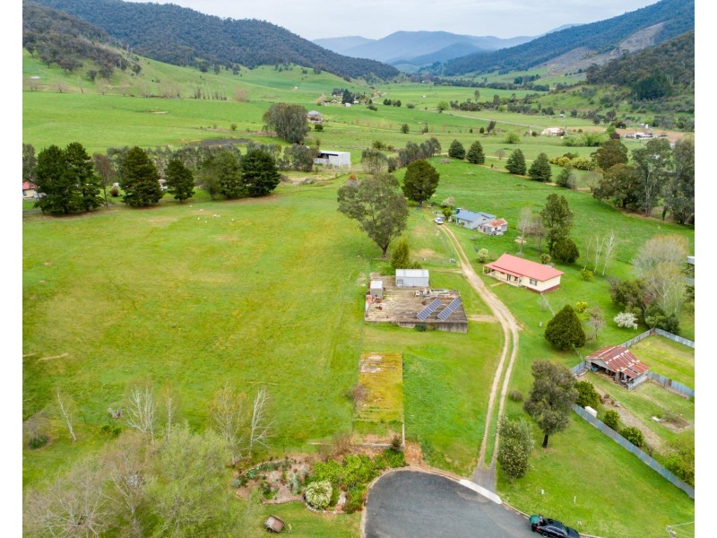 4 Dunstan Court, Eskdale VIC 3701