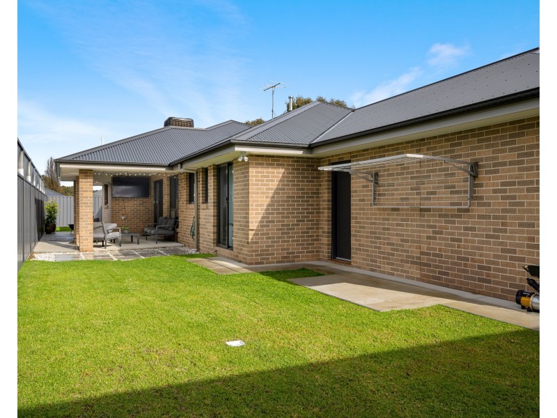 24 Swansea Court, Thurgoona NSW 2640