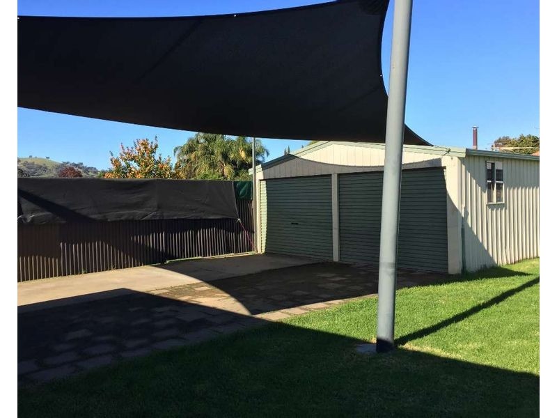 24 Warsaw Crescent, Wodonga VIC 3690