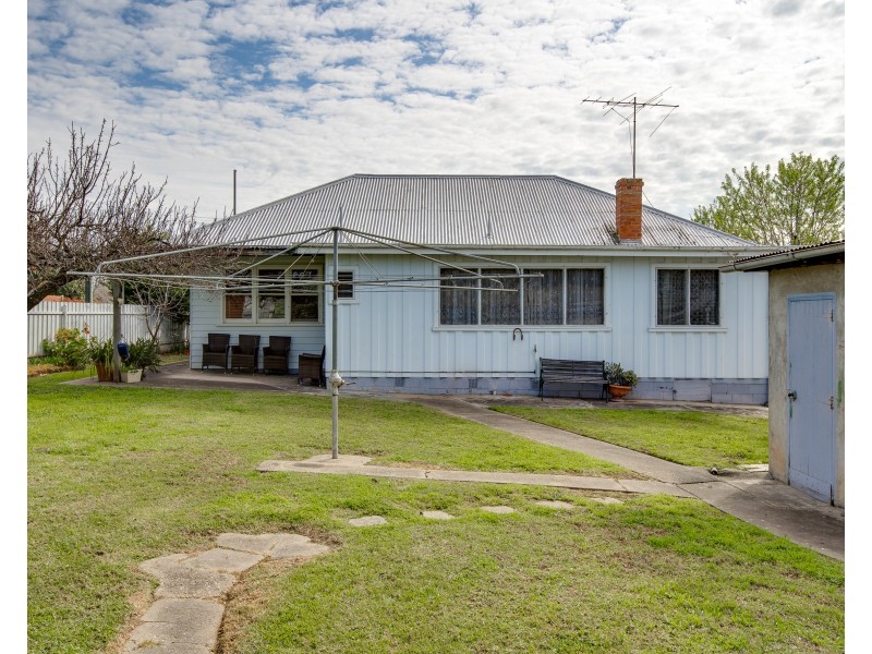 8 MURPHY STREET, Wodonga VIC 3690