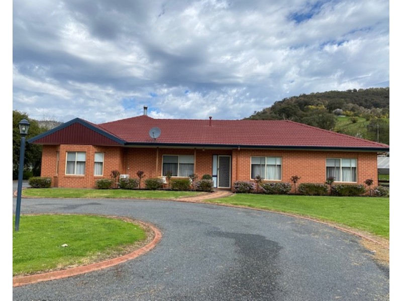 3746 OMEO HIGHWAY, Eskdale VIC 3701