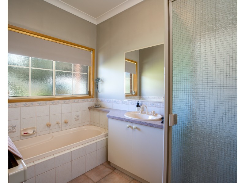 3746 OMEO HIGHWAY, Eskdale VIC 3701