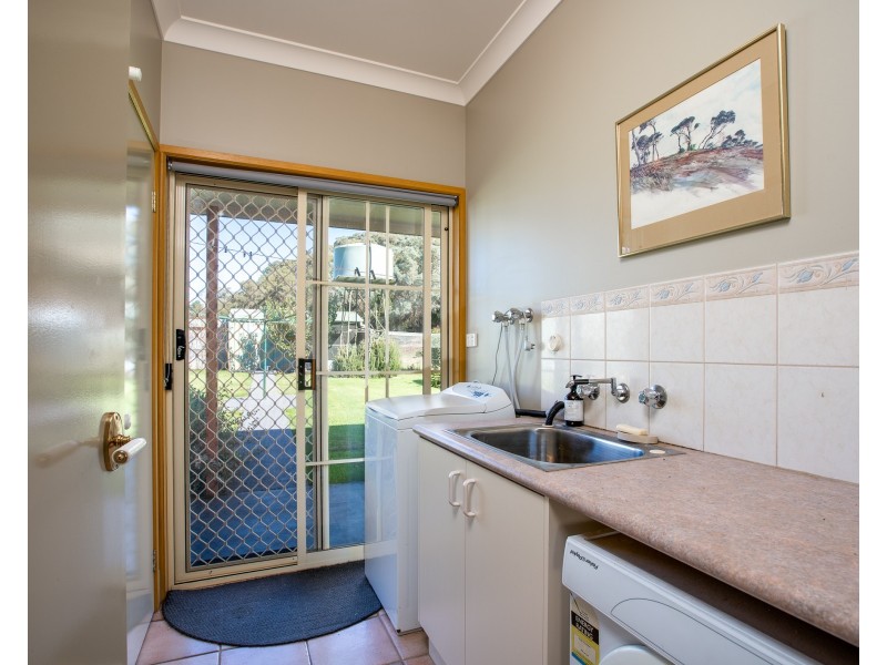 3746 OMEO HIGHWAY, Eskdale VIC 3701