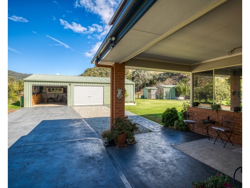 3746 OMEO HIGHWAY, Eskdale VIC 3701