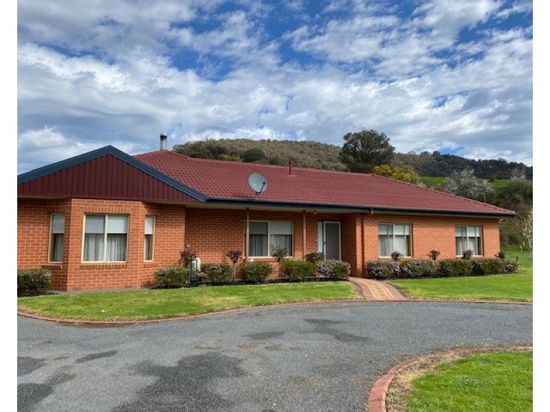 3746 OMEO HIGHWAY, Eskdale VIC 3701