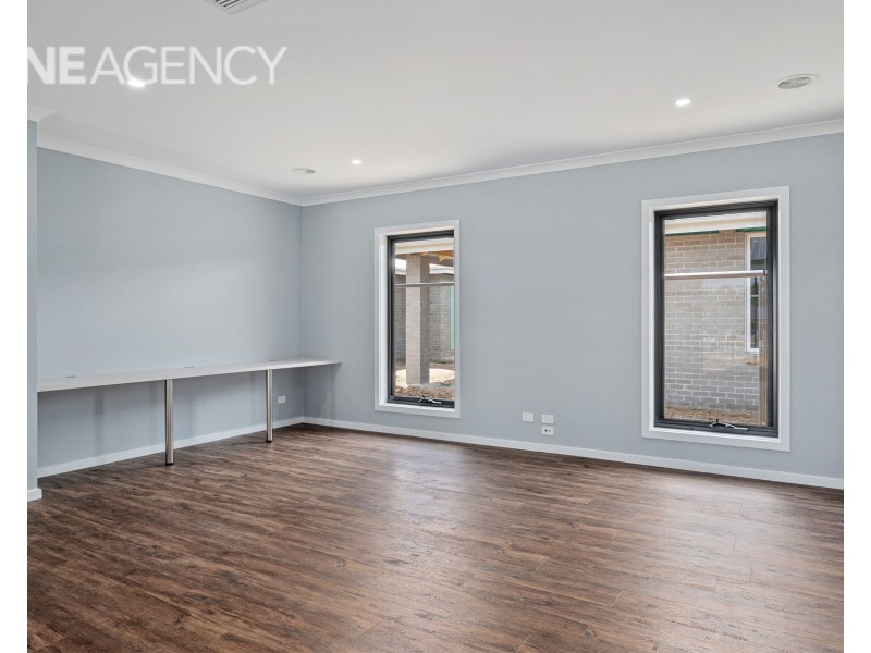 242 Brooklyn Drive, Thurgoona NSW 2640