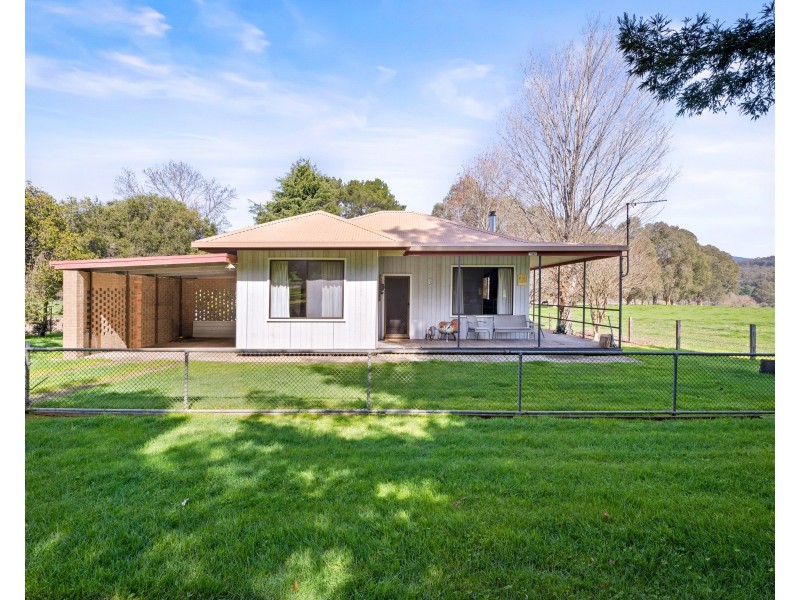 32 O’Connell Road, Mitta Mitta VIC 3701