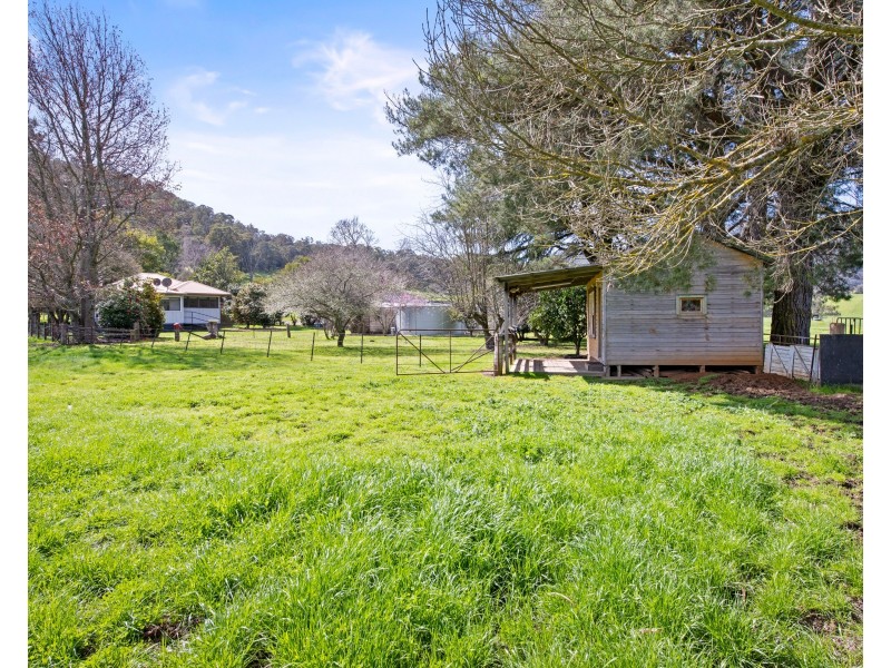 32 O’Connell Road, Mitta Mitta VIC 3701