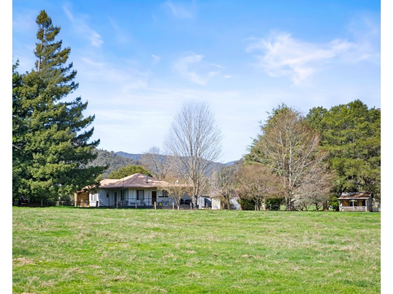 32 O’Connell Road, Mitta Mitta VIC 3701