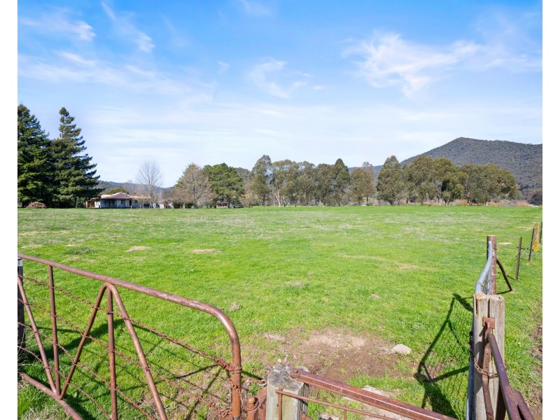 32 O’Connell Road, Mitta Mitta VIC 3701