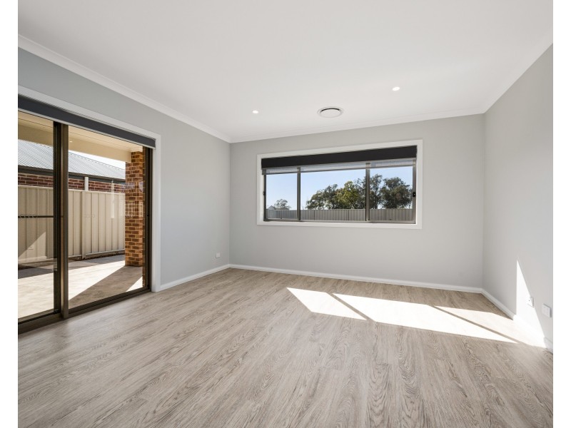 14 Isdell Place, West Wodonga VIC 3690