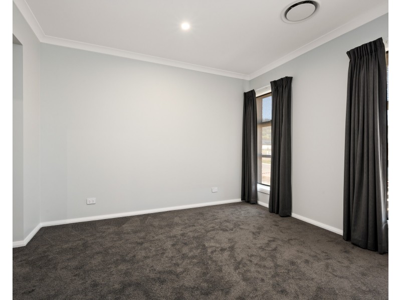 14 Isdell Place, West Wodonga VIC 3690