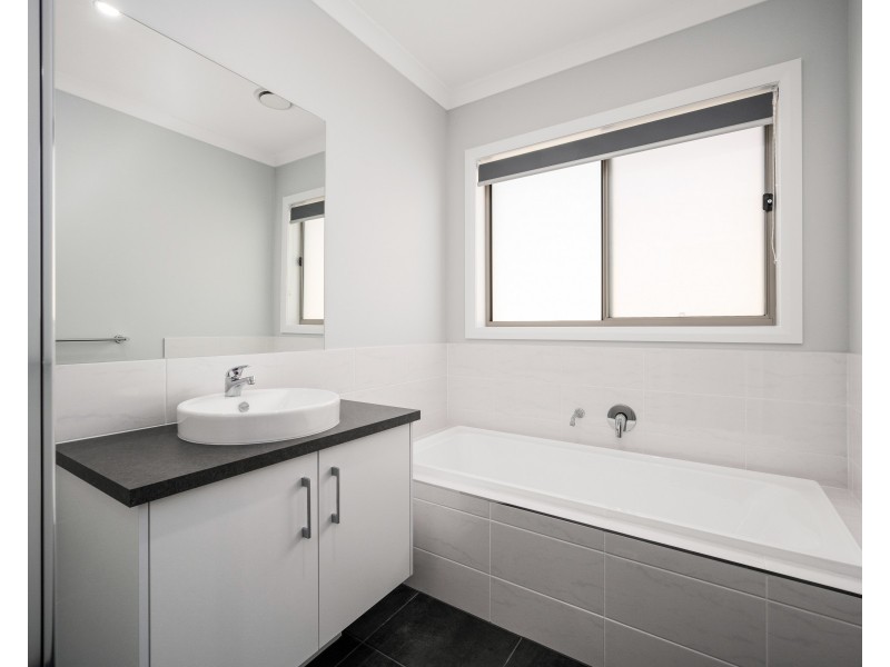 14 Isdell Place, West Wodonga VIC 3690