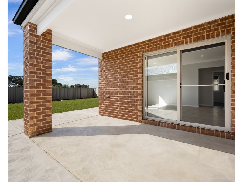 14 Isdell Place, West Wodonga VIC 3690