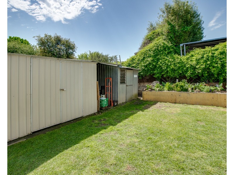17 Jitema Street, Dartmouth VIC 3701