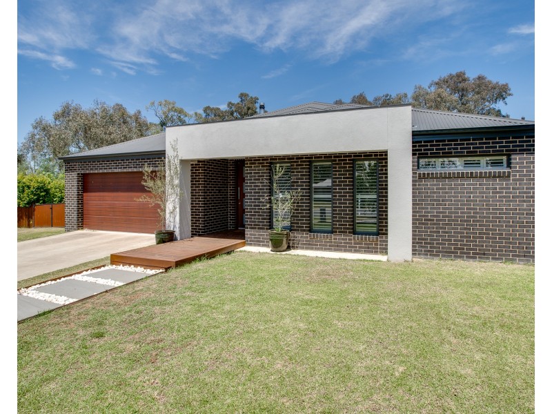 23 RIVERSIDE BOULEVARD, Killara VIC 3691