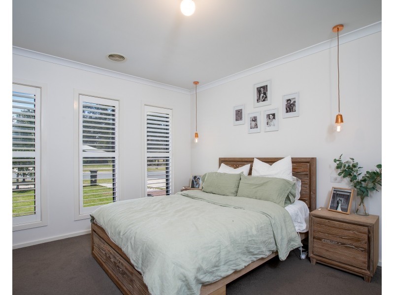 23 RIVERSIDE BOULEVARD, Killara VIC 3691
