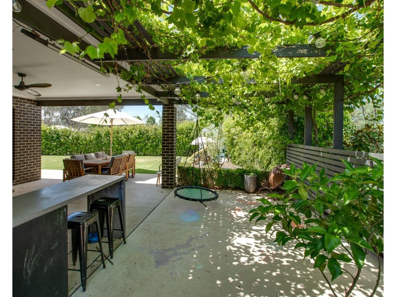 23 RIVERSIDE BOULEVARD, Killara VIC 3691