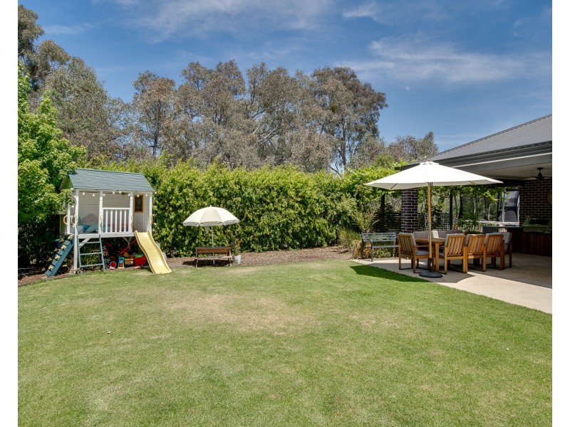 23 RIVERSIDE BOULEVARD, Killara VIC 3691