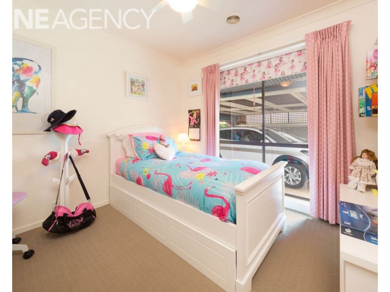 11 BRUCE STREET, West Wodonga VIC 3690