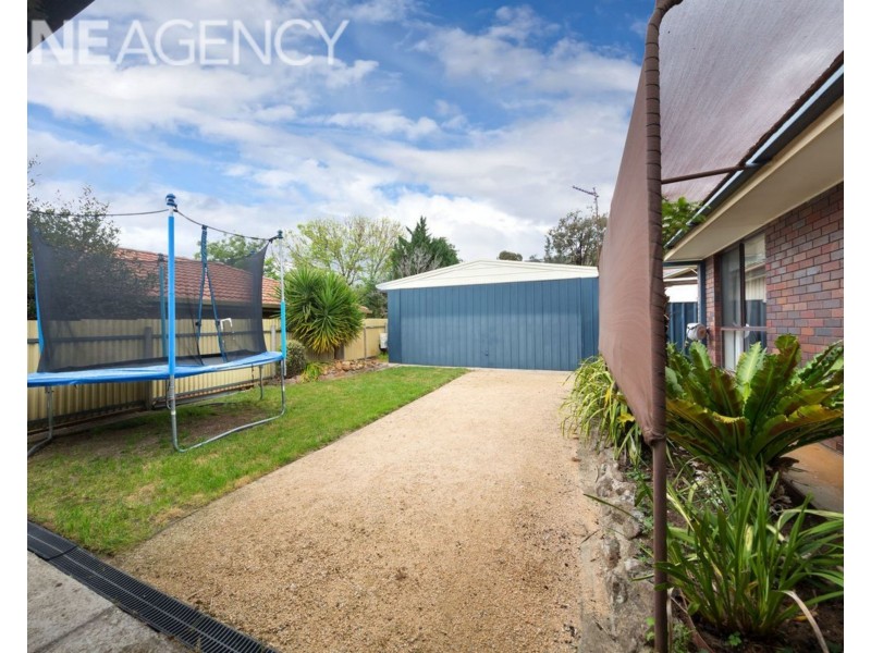 11 BRUCE STREET, West Wodonga VIC 3690