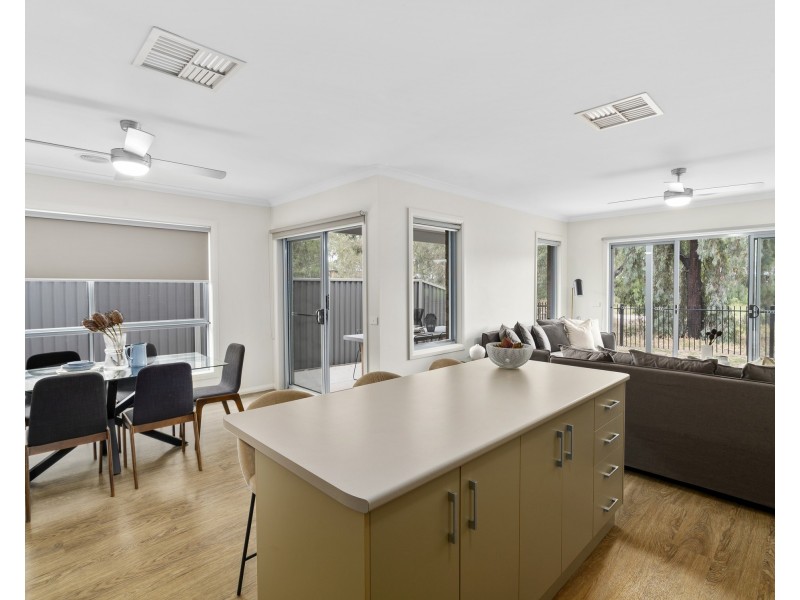 24A ROBINSON WAY, Yarrawonga VIC 3730