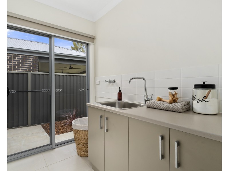 24A ROBINSON WAY, Yarrawonga VIC 3730